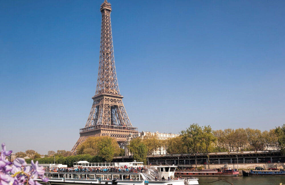 Paris: A Cidade das Luzes e do Romance