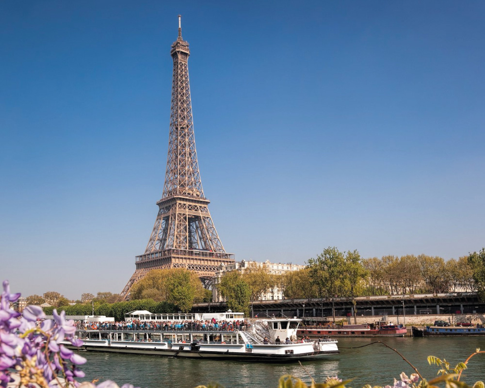 Paris: A Cidade das Luzes e do Romance